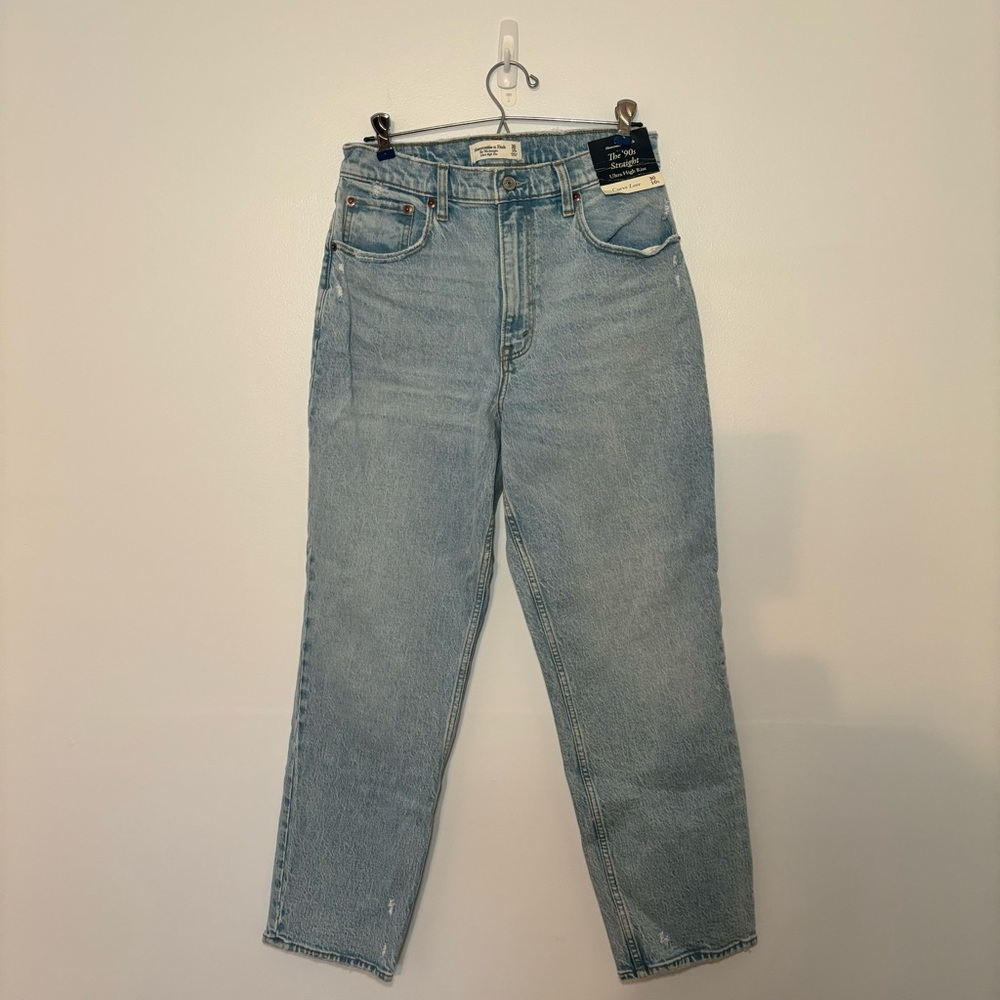 NWT Abercrombie and Fitch 90s Straight Ultra High Rise Curve Love Jeans Size 10S